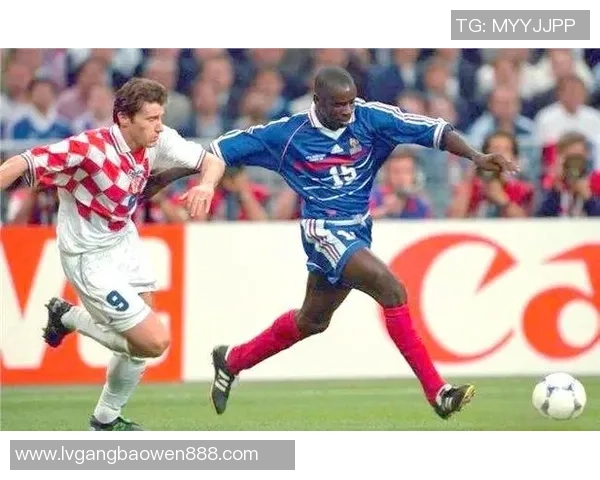 法国退役足球明星盘点与成就回顾