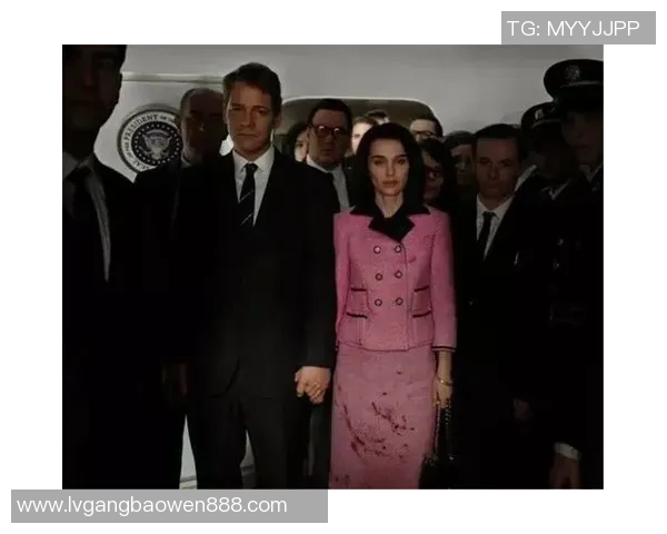 足球明星昔日时尚穿搭回顾引领潮流的经典造型与风格分析 足球明星昔日时尚穿搭回顾引领潮流的经典造型与风格分析